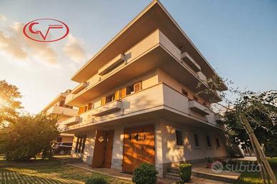 Villa di 588 m² con più di 5 locali e box auto dop