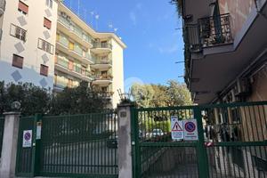 6 LOCALI A NAPOLI
