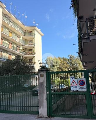 6 LOCALI A NAPOLI
