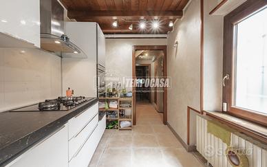 TERRA-TETTO INDIPENDENTE RISTRUTTURATO