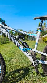 MTB enduro Canyon 