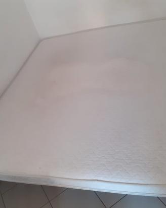 Rete e letto matrimoniale