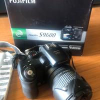 Fotocamera FUJIFILM Finepix S9600