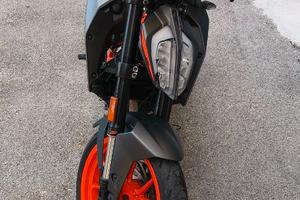 KTM DUKE 125 ABS