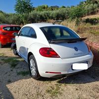 Volkswagen New Beetle 1.6 tdi 105c 2013 incidentat