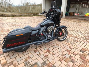 Harley-Davidson Touring Street Glide - 2015