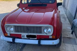 RENAULT R4