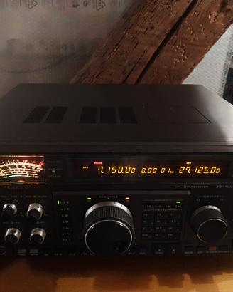 Prestigioso HF Transceiver Yaesu FT-1000D Millone 