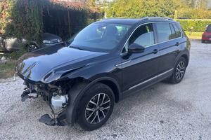 VOLKSWAGEN Tiguan 2.0 TDI 150 CV SCR DSG Life