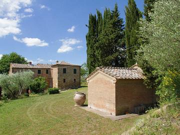 Rustico / Casale di 500 m² con più di 5 locali e b