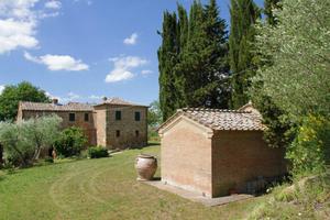 Rustico / Casale di 500 m² con più di 5 locali e b