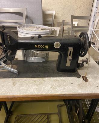 Macchina sa cucire Necchi