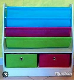 Libreria colorata per bambini