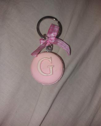 Portachiavi macaron rosa con G