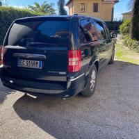 Crysler Grand Voyager 2800cc limited