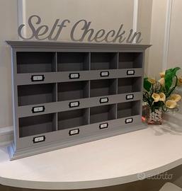 Casellario bacheca per chiavi hotel, su misura