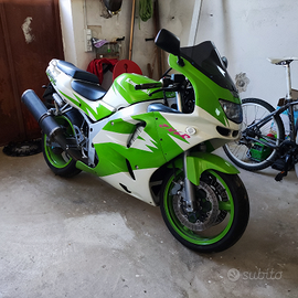 Kawasaky zx6r del 97