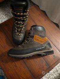 Scarponi da trekking in Vibram 