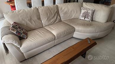 Divano in pelle bianco avorio