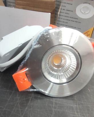 8 faretti LED orientabili da incasso 5W 3000K driv