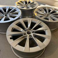 cerchi tesla model 3 performance 19