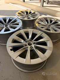 cerchi tesla model 3 performance 19