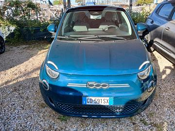 Fiat 500 500e Berlina 42 kWh Passion