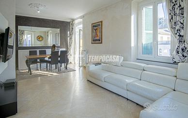 AMPIO 3 LOCALI BUONE CONDIZIONI