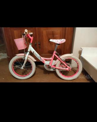 bicicletta da bambina con rotelle 