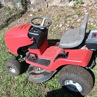 Trattorino tagliaerba 