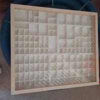 Bacheca per collezionisti, legno e davanti vetro