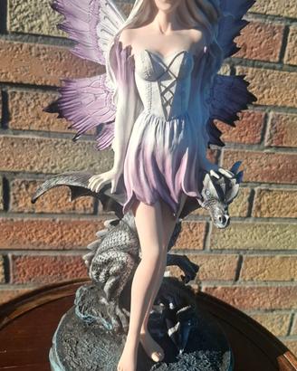 Fata elfa Cirerina con statua di drago nero resin 