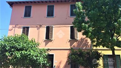2 LOCALI A PARMA