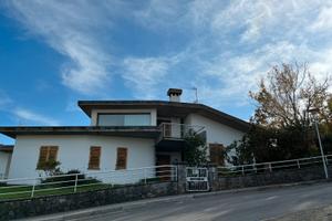 Villa indipendente con giardino