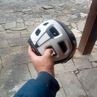 Casco poc uomo pari al nuovo