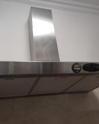 Cucina Argentato e Beige  - Legno ed Alluminio