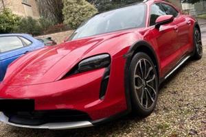 Porsche Taycan 4 Cross Turismo