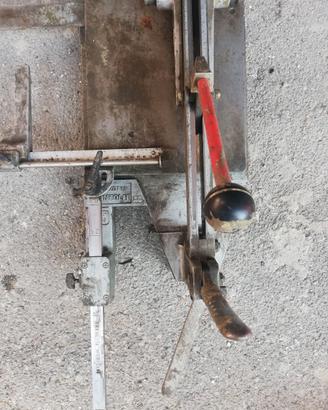 TAGLIAPIASTRELLE MONTOLIT