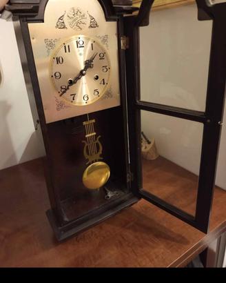 Orologio a pendolo "Tempus fugit"