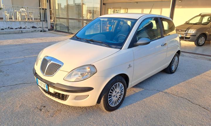 Lancia Ypsilon 1.2 16V Argento