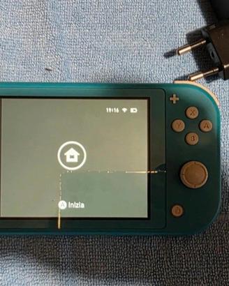 Nintendo Switch Lite azzurra con caricabatterie