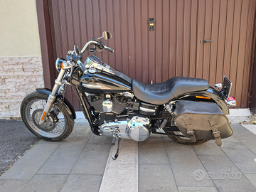 Harley davidson dyna super glide