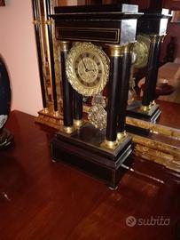 Orologio a pendolo antico