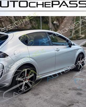 Coppia MInigonne Seat Leon 1P modello R20 R-LINE