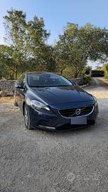 VOLVO V40 d2  prezzo trattabile 