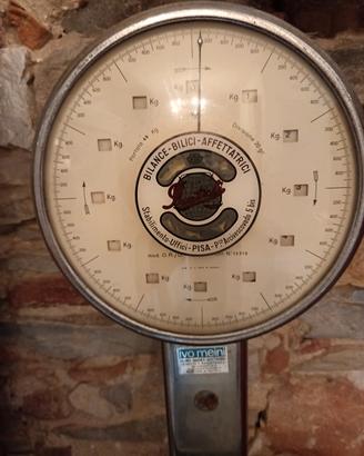 Bilancia antica a orologio