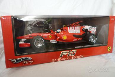 ferrari F10 Fernando Alonso Hot Wheels scala 1/18