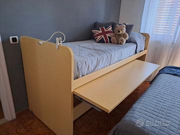letto con struttura, scrivania a scomparsa 
