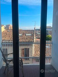 Camera 27 m2- a 3 min dall'uni