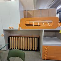 Cameretta a sbalzo con 2 letti 